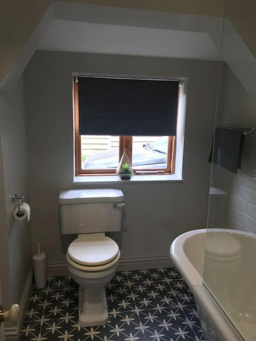 Lovely Quiet Cottage Sleeps 4 Adults, 4 Children, Dog Friendly Клей некст дъ Сий Екстериор снимка